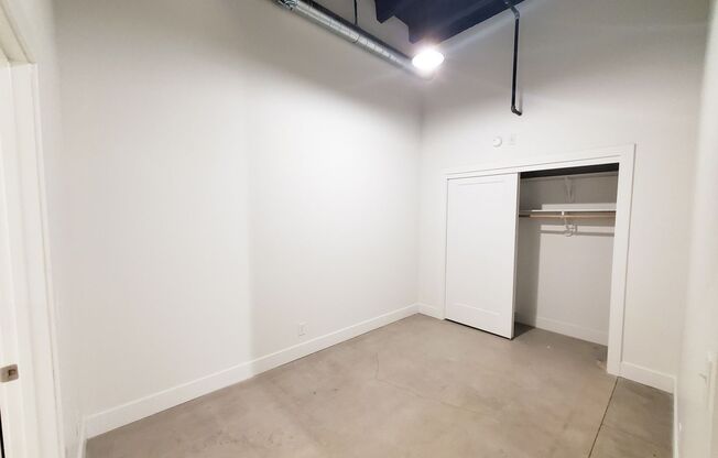 1 bed, 1 bath, 556 sqft, $930, Unit A205