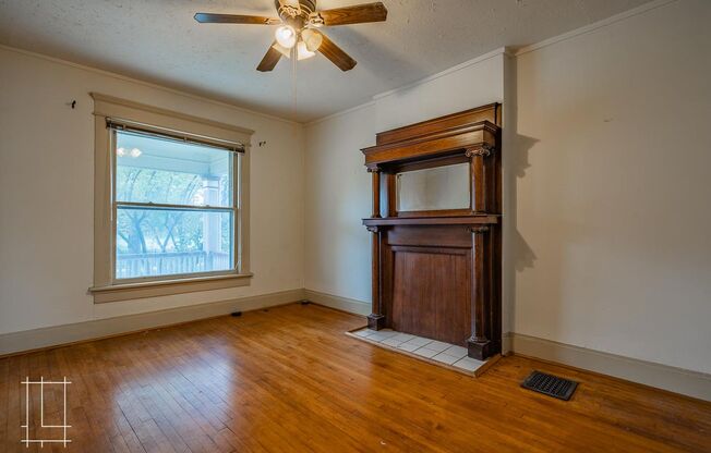 3 beds, 1 bath, $1,800, Unit 1212 Dennison Ave