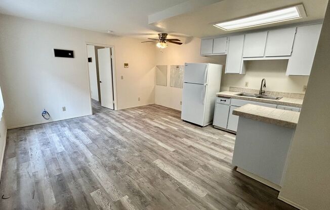 MUST BE 55 AND OLDER TO RENT: 1 Bed, 1 Bath North Park Unit