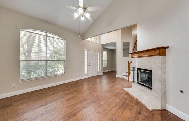 Move-In Ready!!! 3 Bed 2.5 Bath 1800 sqft house in the desirable Villages at Valley Creek Subdivision