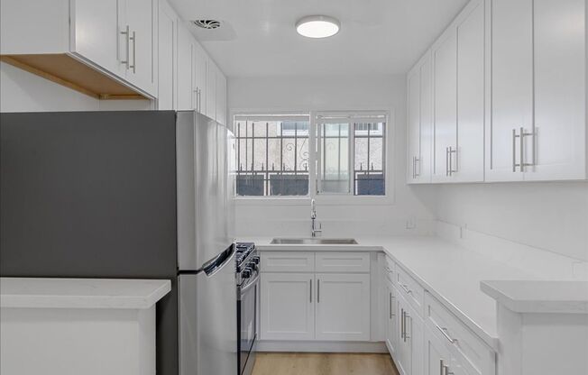 6060 Cadillac Ave.
