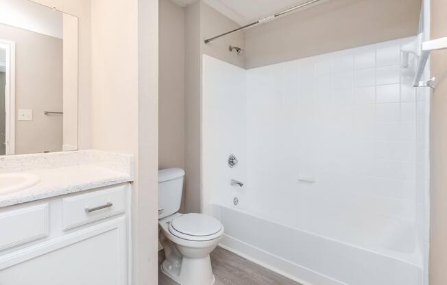 1 bed, 1 bath, 785 sqft, $1,255