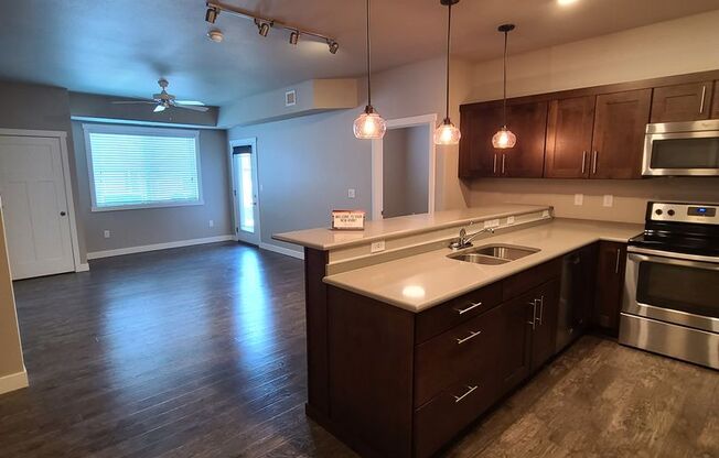 2 beds, 2 baths, $1,495, Unit 117