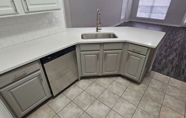 1 bed, 1 bath, 732 sqft, $1,250, Unit 06205