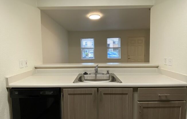 3 beds, 2 baths, 1,086 sqft, $2,011, Unit P-167