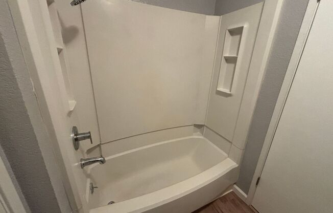 2 beds, 1 bath, $2,950