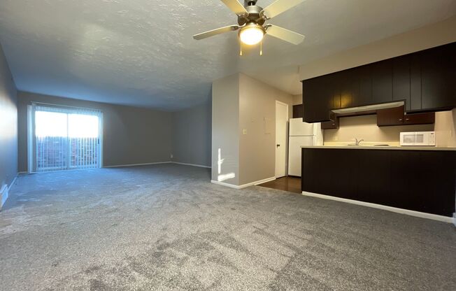 2 beds, 1 bath, 948 sqft, $1,099, Unit 116