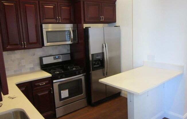 2 beds, 1 bath, $1,650, Unit Apt 1