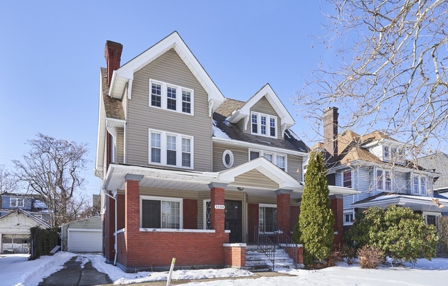1504 E 107 ST
