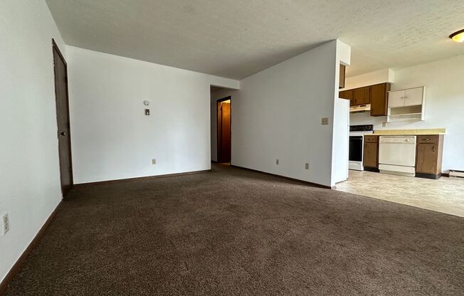 2 beds, 1 bath, $899