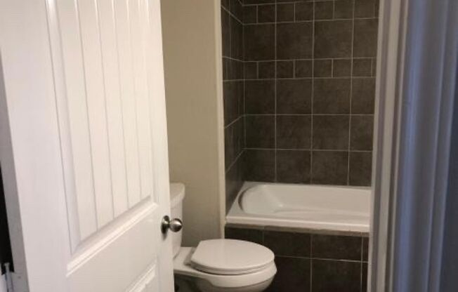 2 Bedrooms / 1 Bathroom