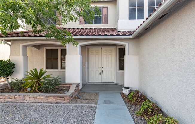 Large NW home with pool