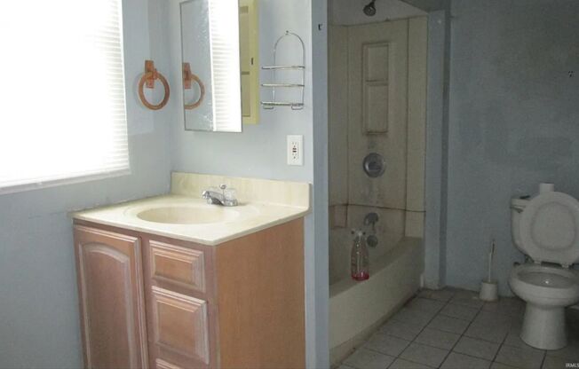 2 beds, 1 bath, $750, Unit Unit 1