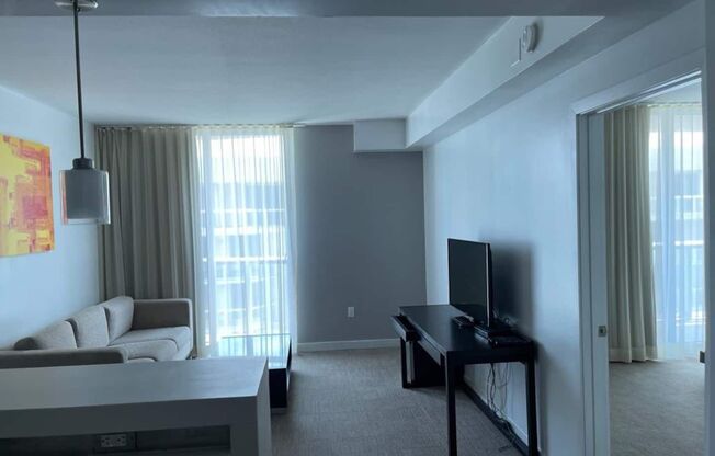 SOLE - Sole Miami #1003
