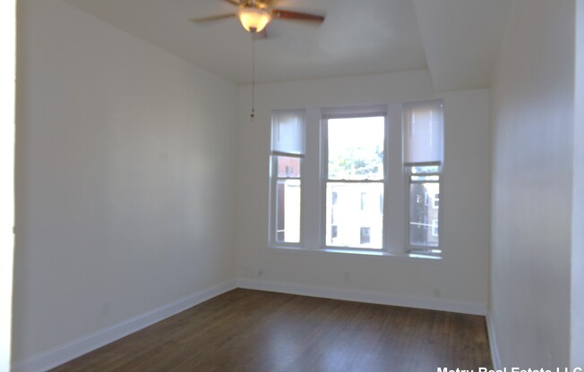 908 W Montrose Ave bsmt