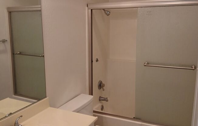 Studio, 1 bath, $1,550, Unit 06