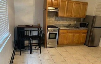 1 bed, 1 bath, $1,700