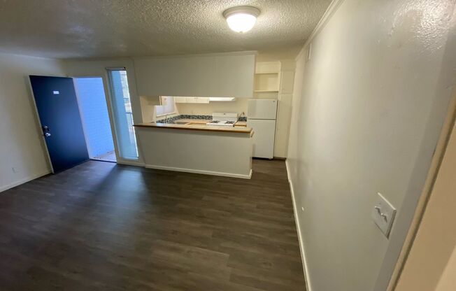 2 beds, 2 baths, 950 sqft, $1,575, Unit PEN-203