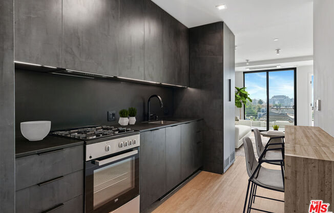 1 bed, 1 bath, 575 sqft, $3,550, Unit 434