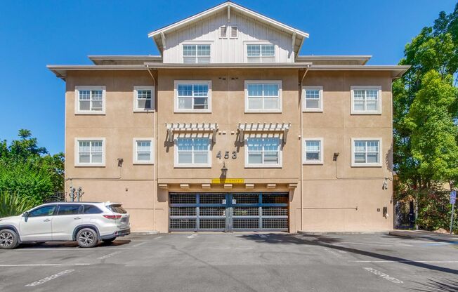 Excellent 2 Bed 2 Bath Condo - Completely Remodeled!