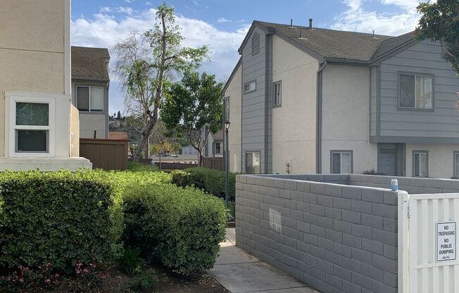 3 bedroom, 2 1/2 bath townhome located near the 125 & 94 freeway