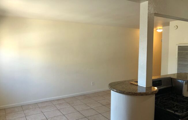 Beautiful Upgraded Studio apartment in the heart of Pacific Beach!