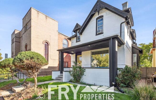 Stunning Victorian Home Near City Park