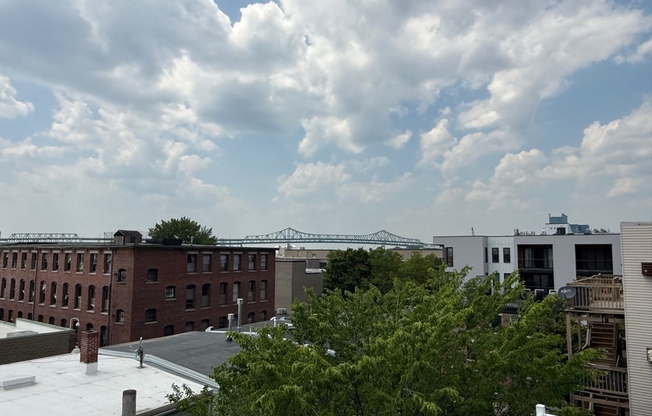 3 beds, 1 bath, 1,296 sqft, $3,400, Unit 3
