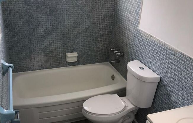 Welcome to Our Charming 2-Bedroom and 1-Bathroom Aparments