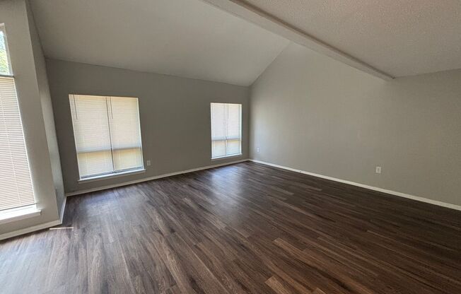 Welcome to 4204 Crain Rd in Memphis, TN!