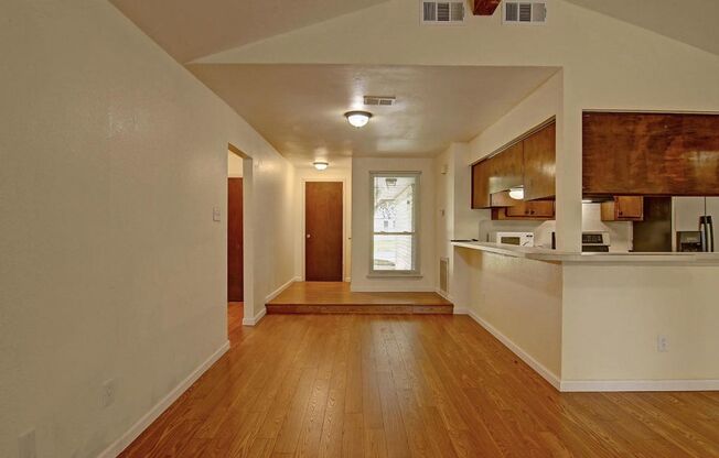 11401 Woodway Creek - 3/Bed 2/Bath - $1,695/month
