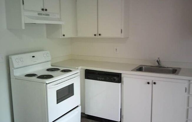 Large Two Bedroom Duplex Homes with a Private Back Yard