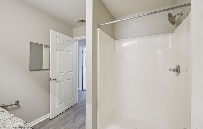 3 beds, 2 baths, 1,200 sqft, $1,899, Unit 04-40468