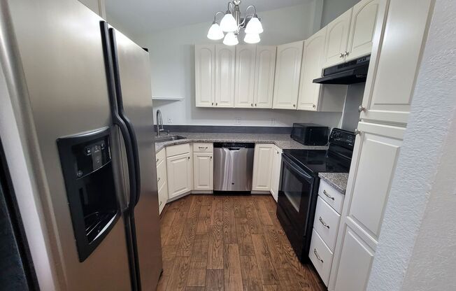 2 beds, 1 bath, $2,100