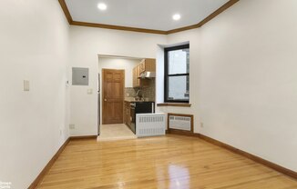 1 bed, 1 bath, $3,500, Unit 2B