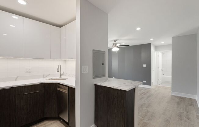 2 beds, 1 bath, 567 sqft, $2,200, Unit 212