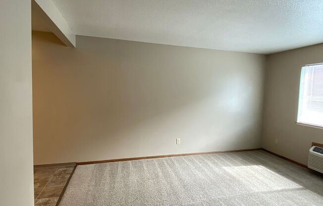 1 bed, 1 bath, $1,015, Unit 22