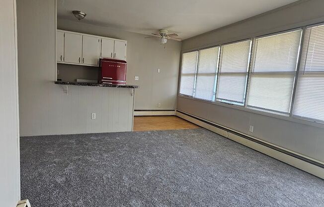 Spacious One Bedroom Unit in Norfolk Ocean View *!New Price!*