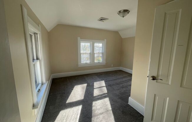 8712-8714 W Mitchell St