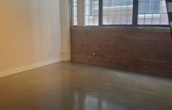 1 bed, 1 bath, 863 sqft, $1,165, Unit 110-104