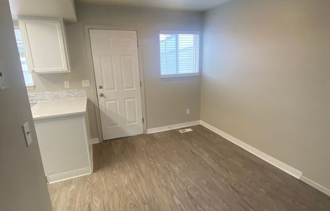 Ivy St. - 1215