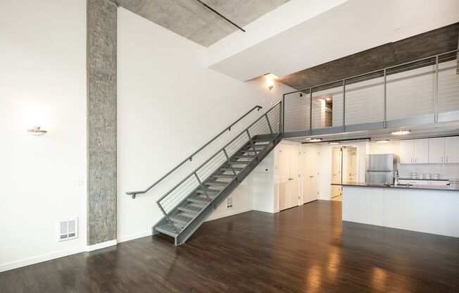 1 bed, 1 bath, 1,005 sqft, $2,795, Unit 102