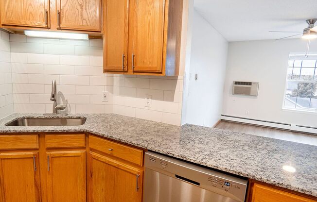 1 bed, 1 bath, 693 sqft, $1,400, Unit 99-210