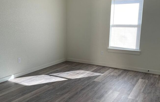 1 bed, 1 bath, 600 sqft, $1,050, Unit 25