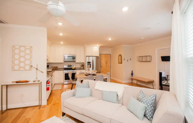 2 beds, 2 baths, 1,000 sqft, $6,995, Unit 3