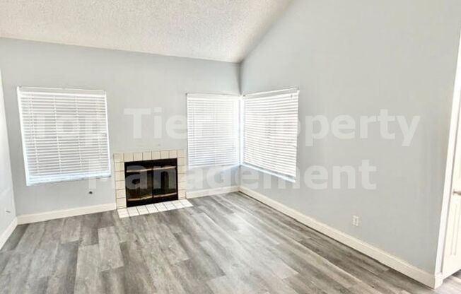 Beautiful 2 Bd/2 Ba 932 sf Condo in Oceanside available NOW for Lease!