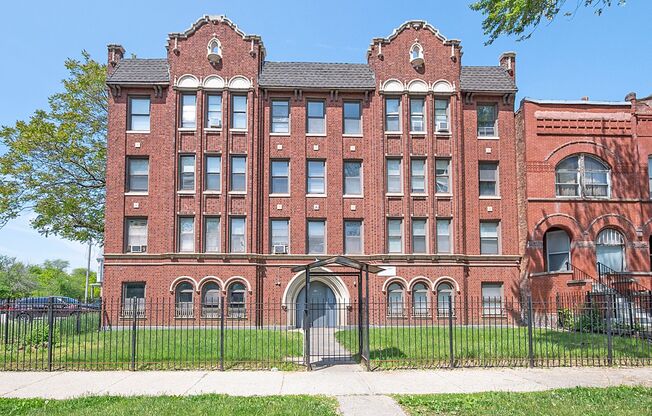 Studio, 1 bath, 275 sqft, $1,095, Unit 4344 - 208