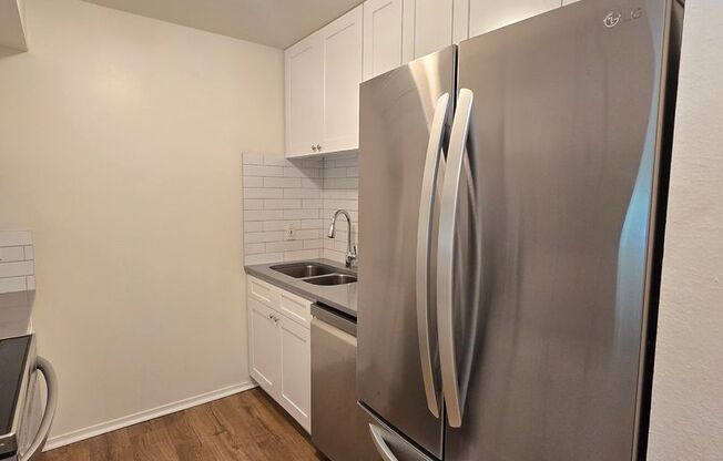 2 beds, 1 bath, $1,650