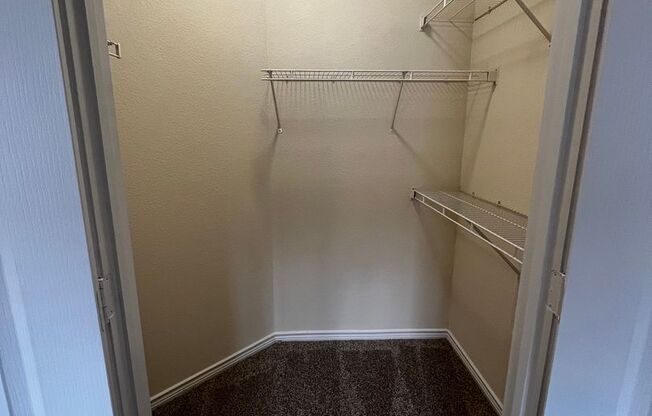 2 beds, 2 baths, 1,260 sqft, $1,672, Unit 1136