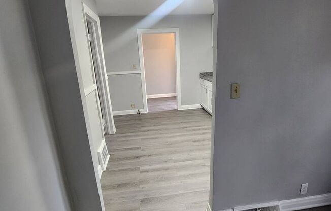 2 beds, 1 bath, $950, Unit Unit 5